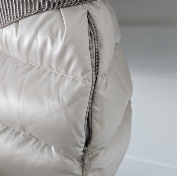 Moncler down jacket - Picture 9 of 12
